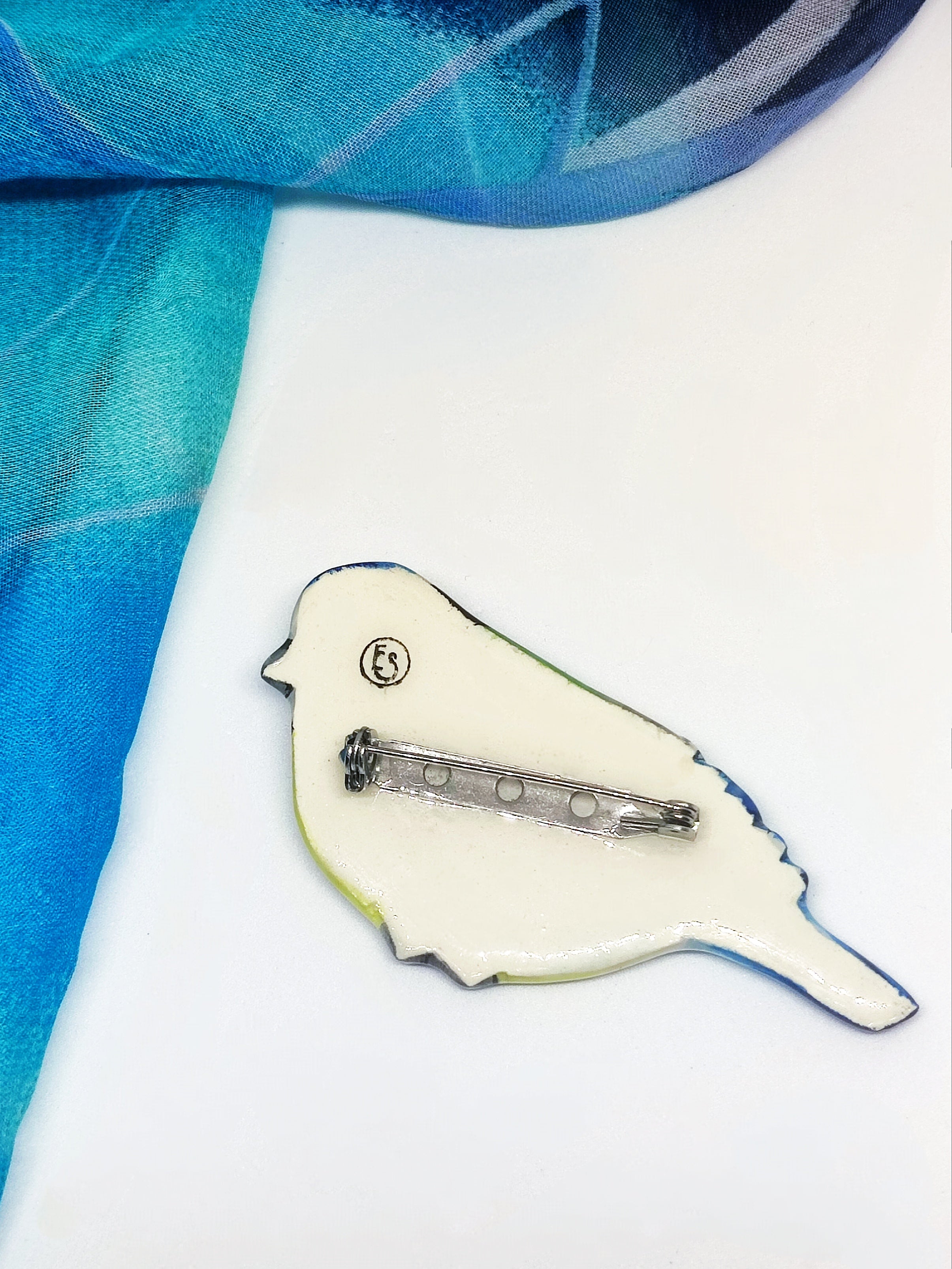 Broche Petite Bleue